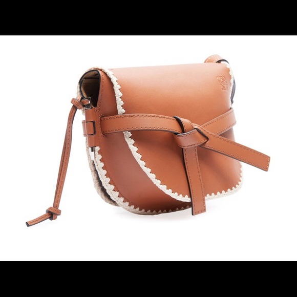 NWT Loewe Gate crochet Tan Leather crescent shape Bobo Handbag - Picture 5 of 9